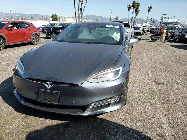 Tesla Model S 2020