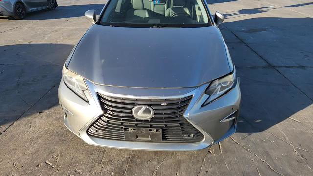 Lexus ES 2016