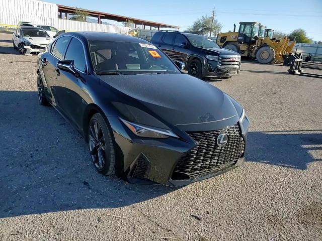 Lexus IS 2025