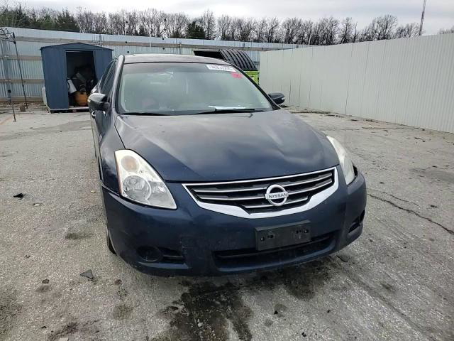 Nissan Altima 2010