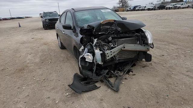 Nissan Versa 2017