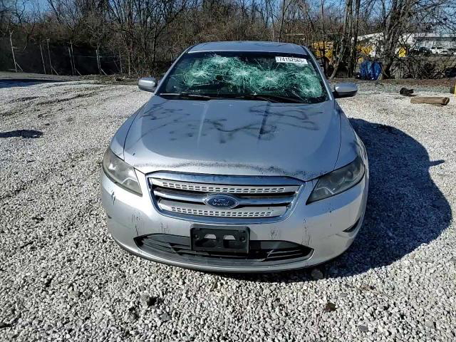 Ford Taurus 2010