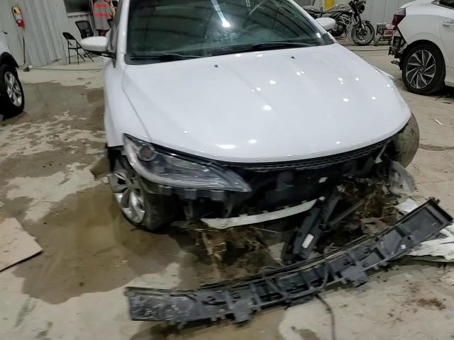 Chrysler 200 2015