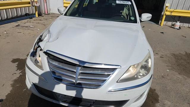 Hyundai Genesis 2013
