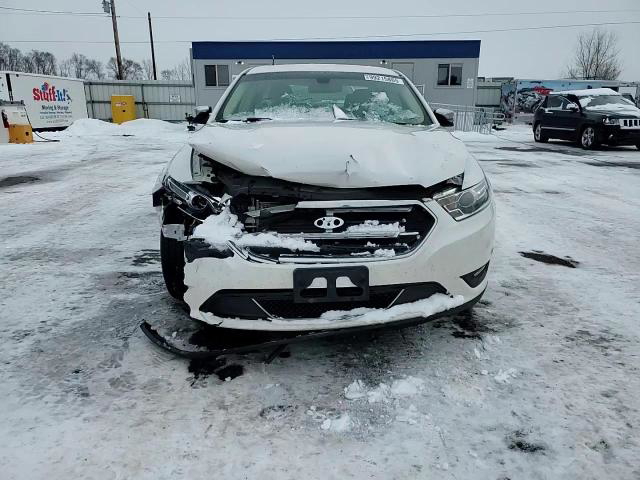 Ford Taurus 2015
