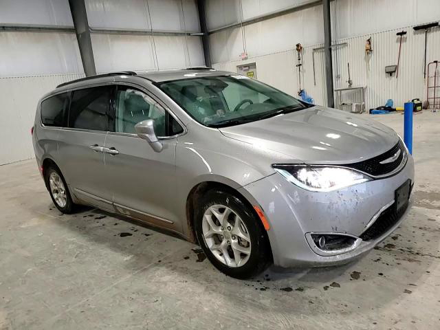 Chrysler Pacifica 2017