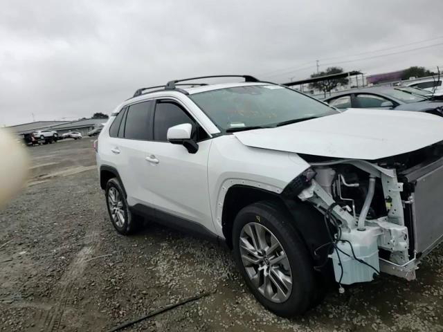 Toyota RAV 4 2025