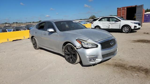 Infiniti M 2011