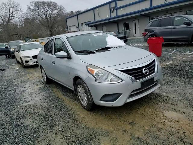 Nissan Versa 2016