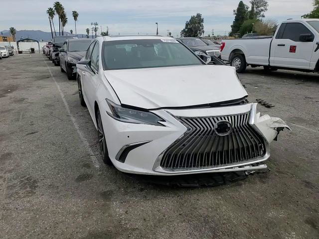 Lexus ES 2024