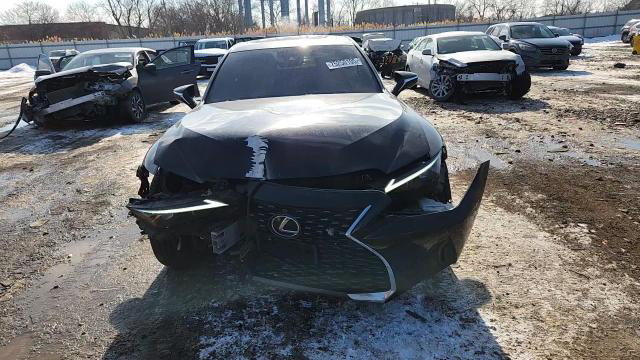 Lexus IS 2021