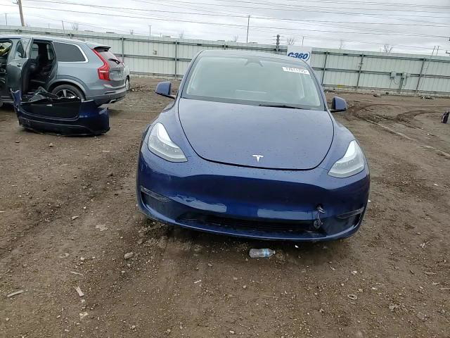 Tesla Model Y 2025