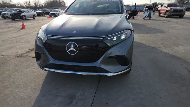 Mercedes-Benz  2023