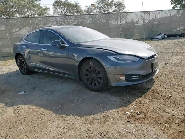 Tesla Model S 2018