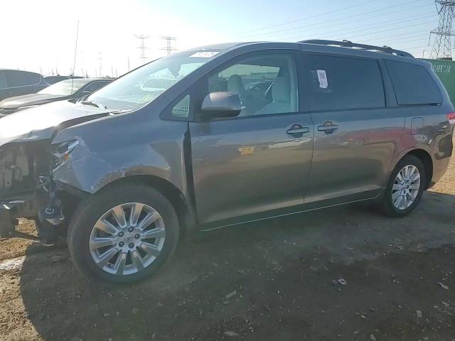 Toyota Sienna 2014