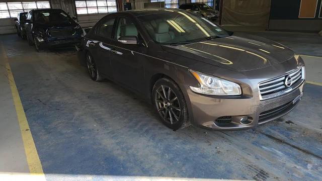 Nissan Maxima 2012