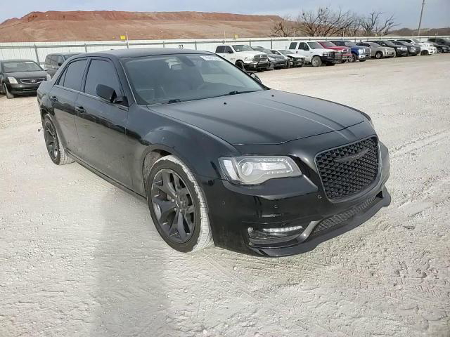 Chrysler 300 2023