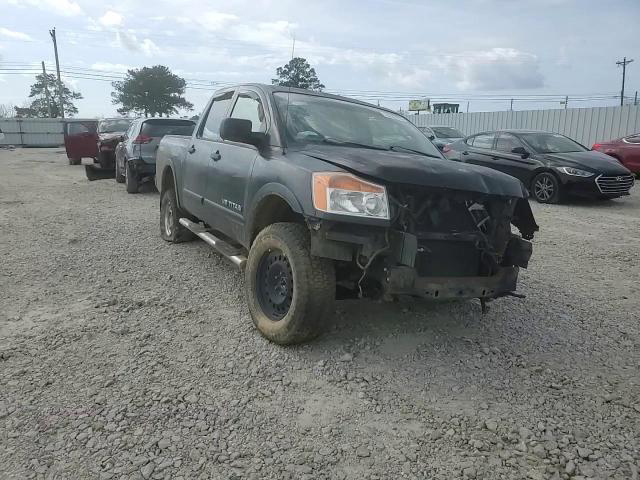 Nissan Titan 2011