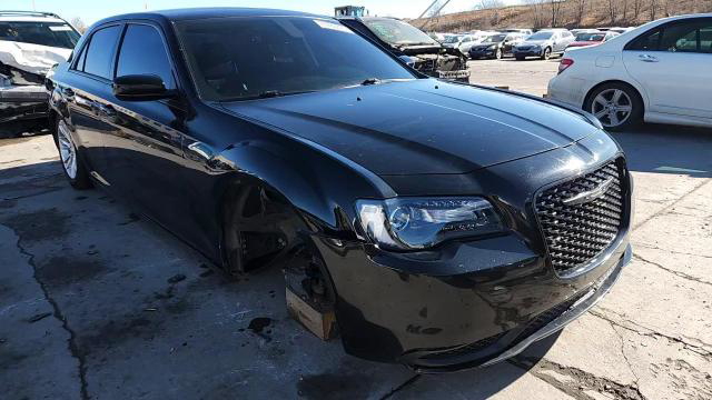 Chrysler 300 2016