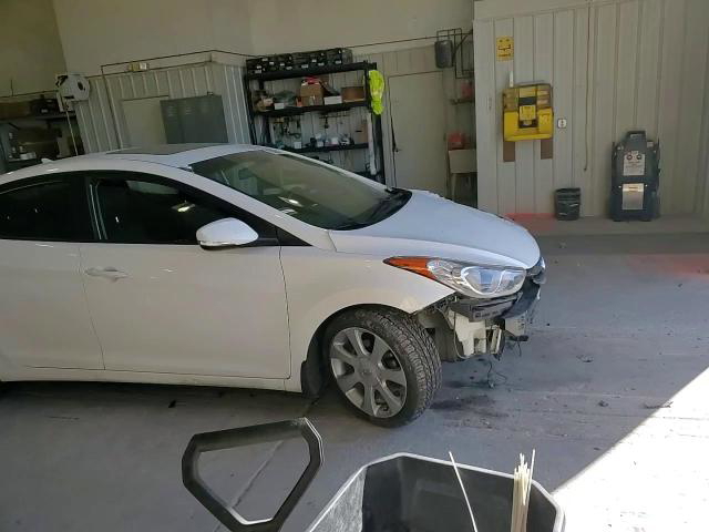 Hyundai Elantra 2013