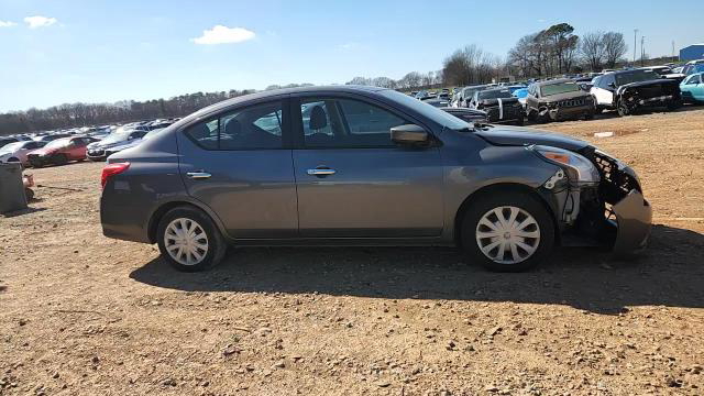 Nissan Versa 2018