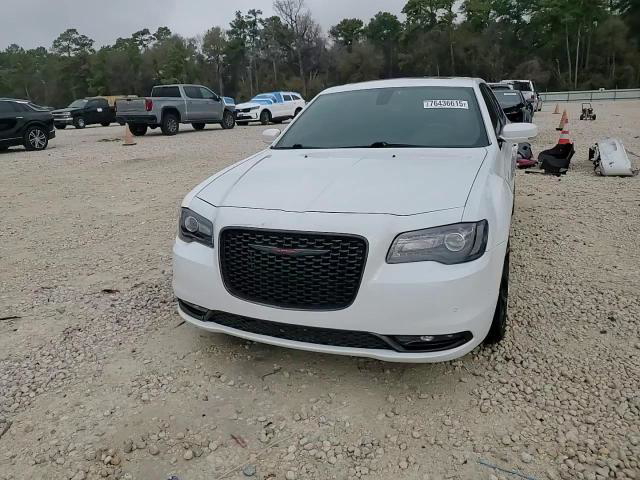 Chrysler 300 2021