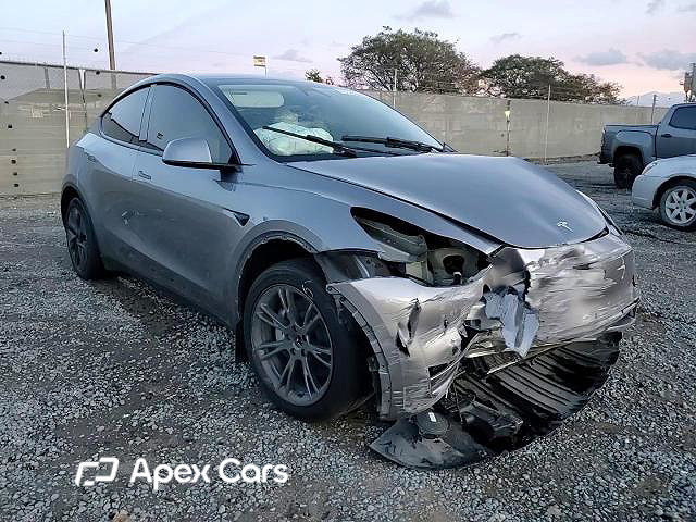 Tesla Model Y 2025