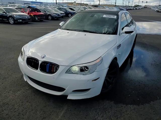 BMW M5 2010