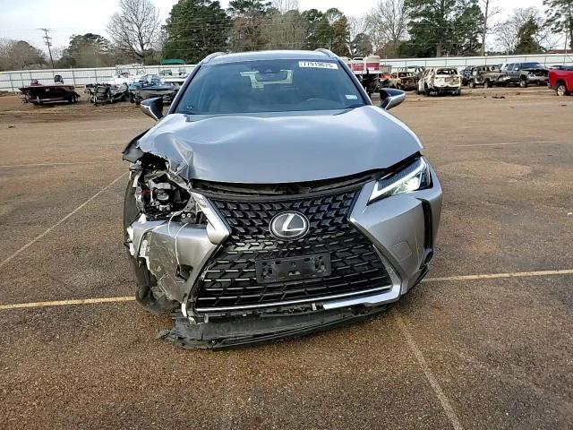 Lexus UX 2021