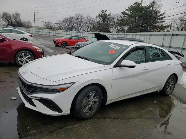 Hyundai Elantra 2025
