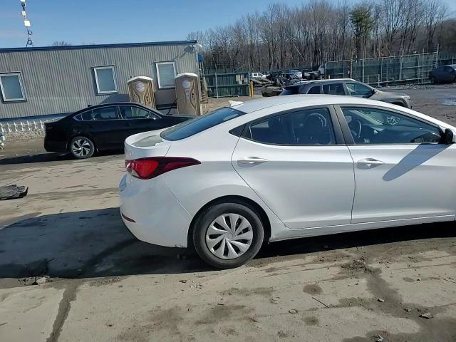Hyundai Elantra 2016