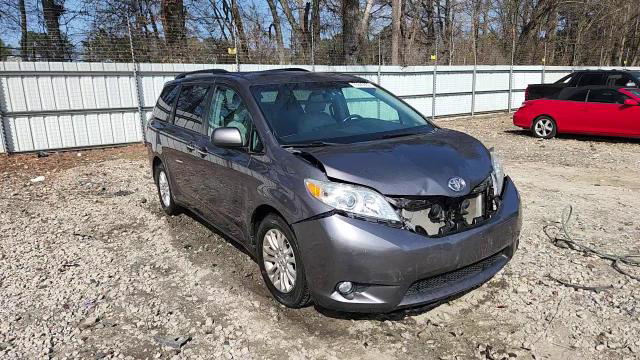Toyota Sienna 2015