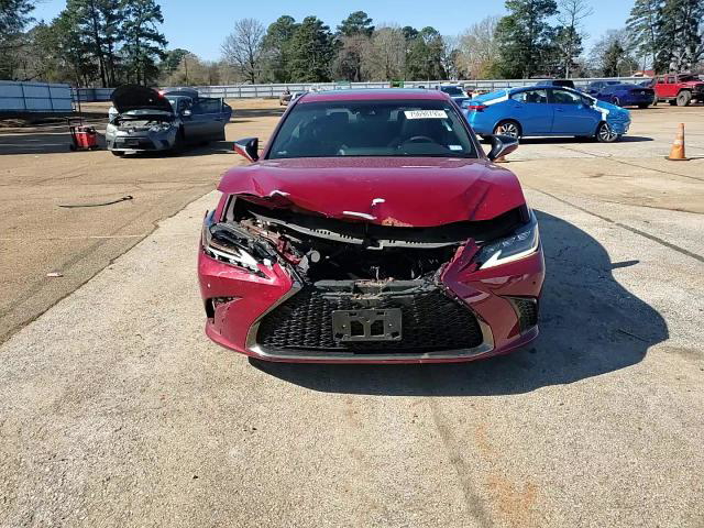 Lexus ES 2019
