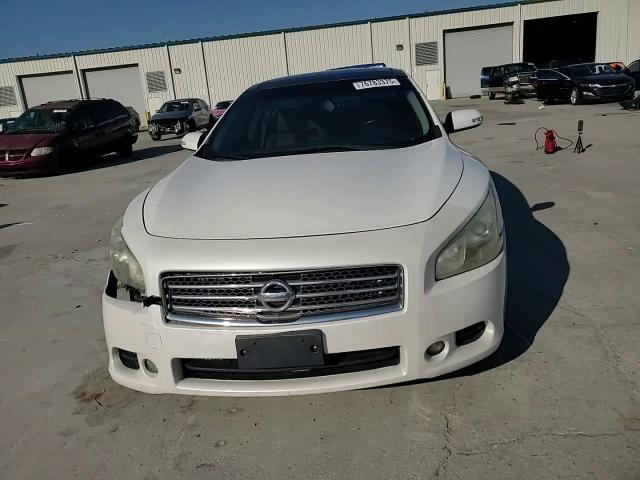 Nissan Maxima 2011