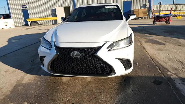 Lexus ES 2019