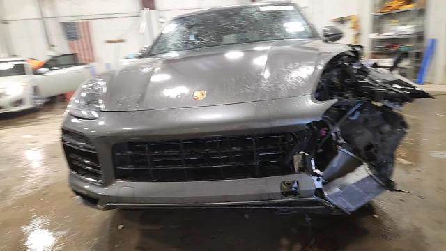 Porsche Cayenne 2023