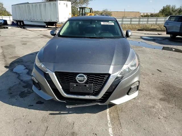 Nissan Altima 2019