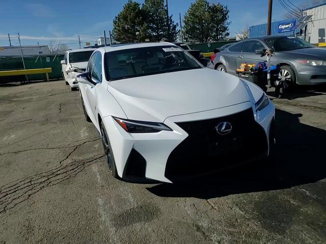 Lexus IS 2023