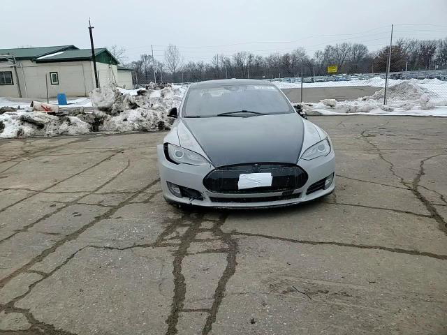Tesla Model S 2015