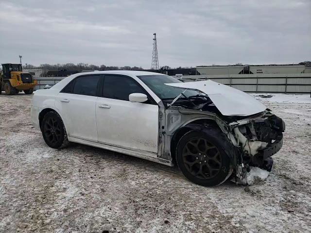 Chrysler 300 2016