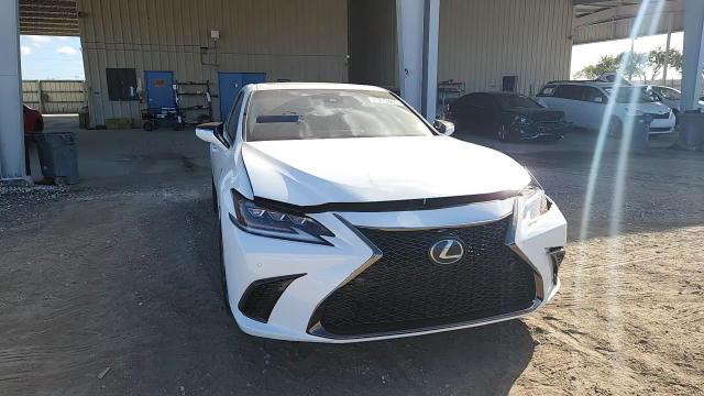 Lexus ES 2021