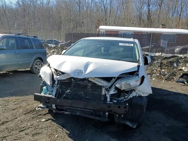 Toyota Sienna 2016