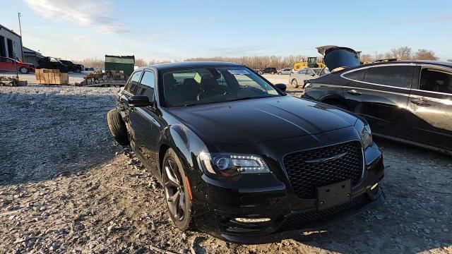 Chrysler 300 2023