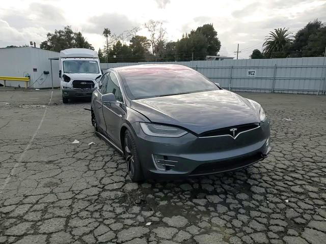 Tesla Model X 2019