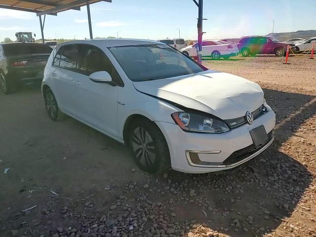Volkswagen e Golf 2016