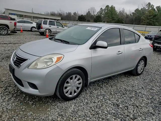 Versa 2013
