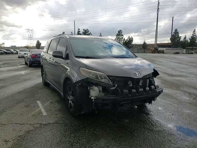Toyota Sienna 2015