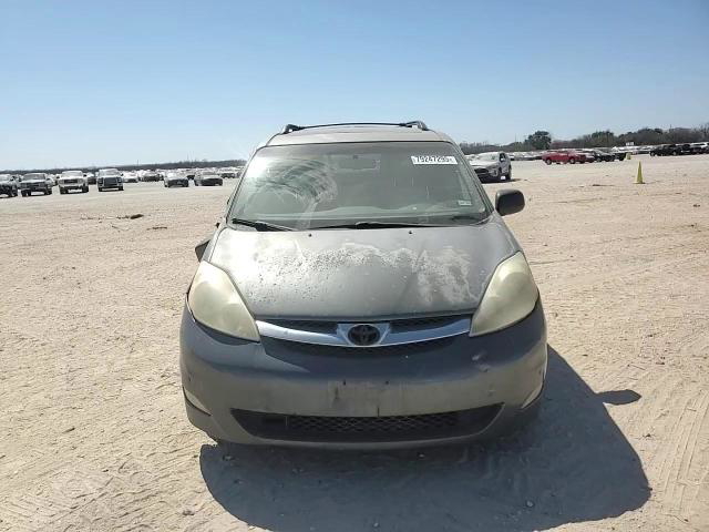 Toyota Sienna 2010