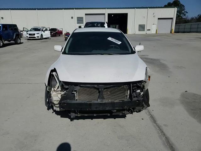 Nissan Altima 2010