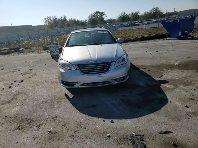 Chrysler 200 2011